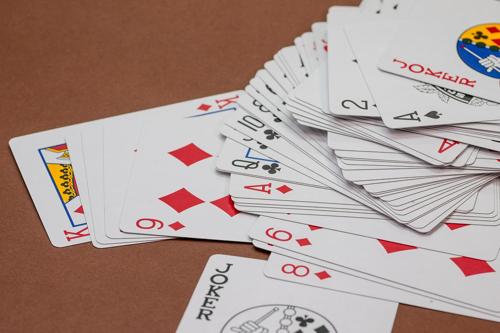 ポーカーにおける英語会話の重要性